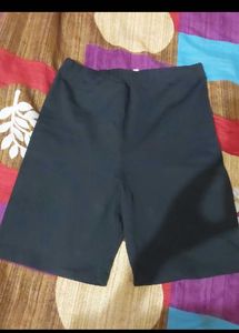 Comfortable Black Capris
