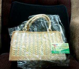Beautiful 😍 Golden Hand/Sling Bag Only In ₹399