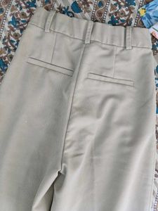 Chic Pleated Khaki Trousers