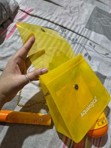 Aqualogica skincare bag set