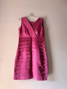 Chic Pink Sleeveless V-Neck Dress