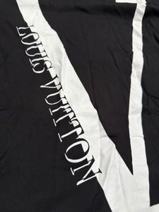 Louis Vuitton V Logo T-Shirt