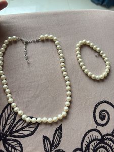 Pearl Necklace and Bracelet Set