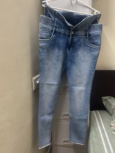 Stylish Blue Wash Jeans