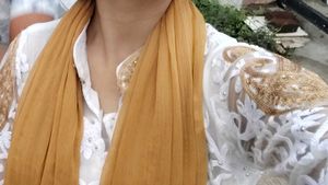 Elegant White &amp; Gold Embroidered Kurti
