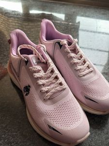 Absolutely NEW - Comes w/ a Soft Shoe Bag