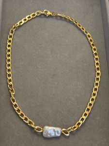 Chic Gold Chain Necklace with Pearl Accent