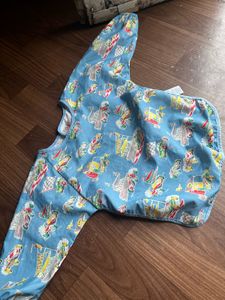 Combo 3pieces (Cap Mint Green Upto 4months,2bibs