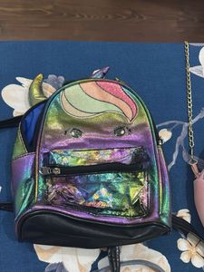 Cute Iridescent Backpack with Sequins