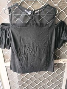Chic Cold Shoulder Black Top