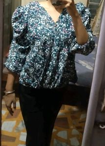 Chic Floral Puff Sleeve Top