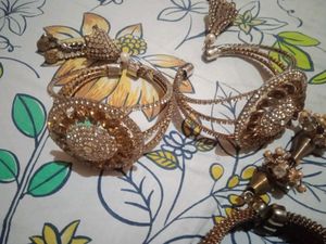 Exquisite Rhinestone Bangle Set