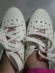 Chic Ballet Flats with Star Cutouts