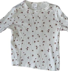 cutesy white slim fit crop top