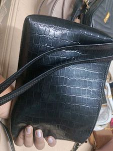 Chic Black Crocodile Embossed Crossbody Bag