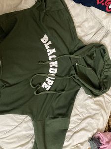 SALEE ‼️‼️Green Cropped Hoodie