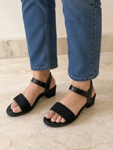 Black wedges Heels 👠