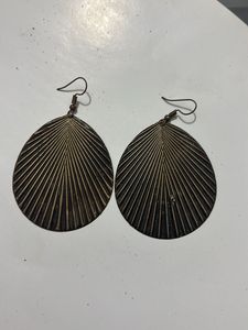 Unique Leaf Design Dangle Earrings