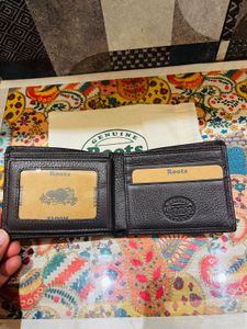 US brand - Roots Leather Bifold Wallet