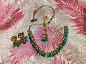 Stunning Teal Kundan Jewelry Set