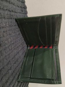 🚨Tommy Hilfiger Green Bifold Wallet