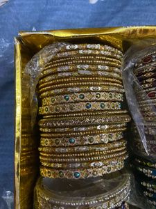 6 Designs Bangles Collection with box