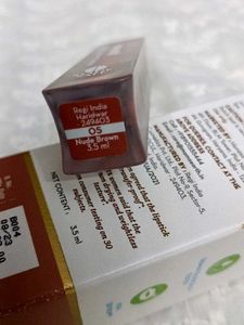 Mamaearth Lipstick "Nude Brown"
