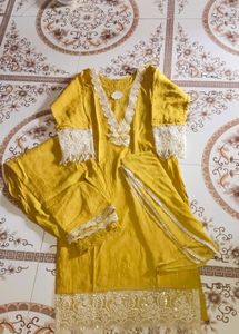 🌼Mustard Yellow Embroidered Kurta Set🌼