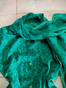 90'sEmerald Green Top with inbuild Scarf🌴🦆🍈🍾🧋