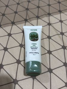 N4N Lodhra &amp; Gotu Kola Sunscreen