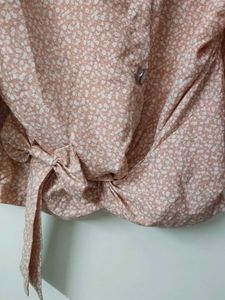 Chic Pink Floral Print Tie-Front Top