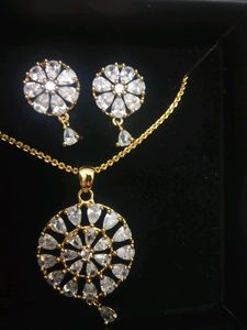 Avon Mirana Necklace &amp; Earrings Set With Chain