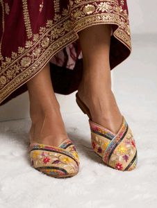 Embroidered Jutti Style Flats