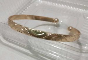Elegant Gold Tone Bracelet