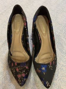 Dressberry Floral Pointed Heels