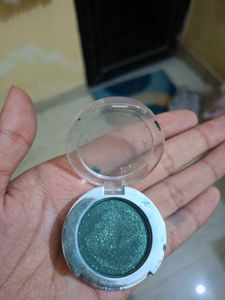Shimmering Green Eyeshadow