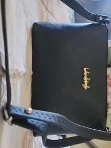 Black Slingbag