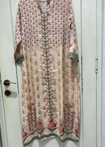 Elegant Floral Print Kurta