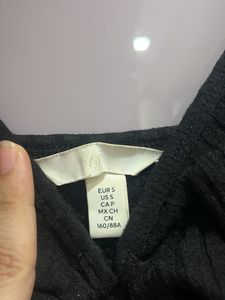 Black H&amp;M crop top