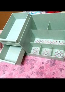 Make Up Organizer Box With Good Space
