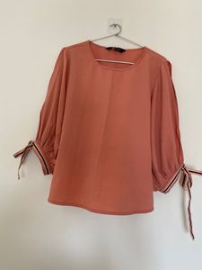 RARE Arm slit sleeves Top