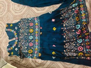 New party Embroidered suit for 5-7 years gir