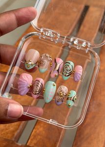 Nail Glue &amp; Tips Kit