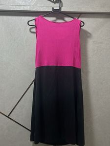 Chic Two-Tone Sleeveless Dress