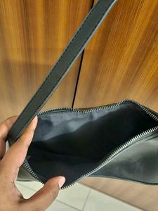 Stylish Black Shoulder Bag