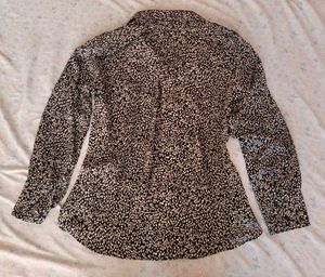 Chic Black &amp; White Print Button-Up Top