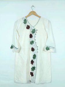 White With Floral Embroidery Kurta Sets (Women's)