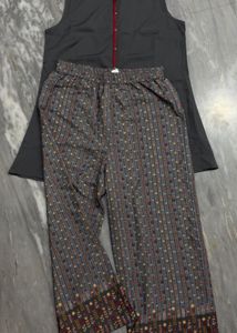 Grey Sleeveless Kurta with Red Trim