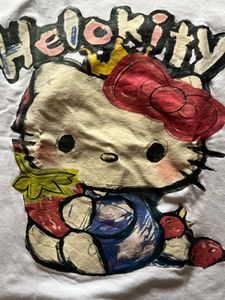 hello kitty tshirt😽😽😽😽