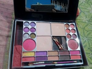 TAILAI MEI Four in One Makeup Kit